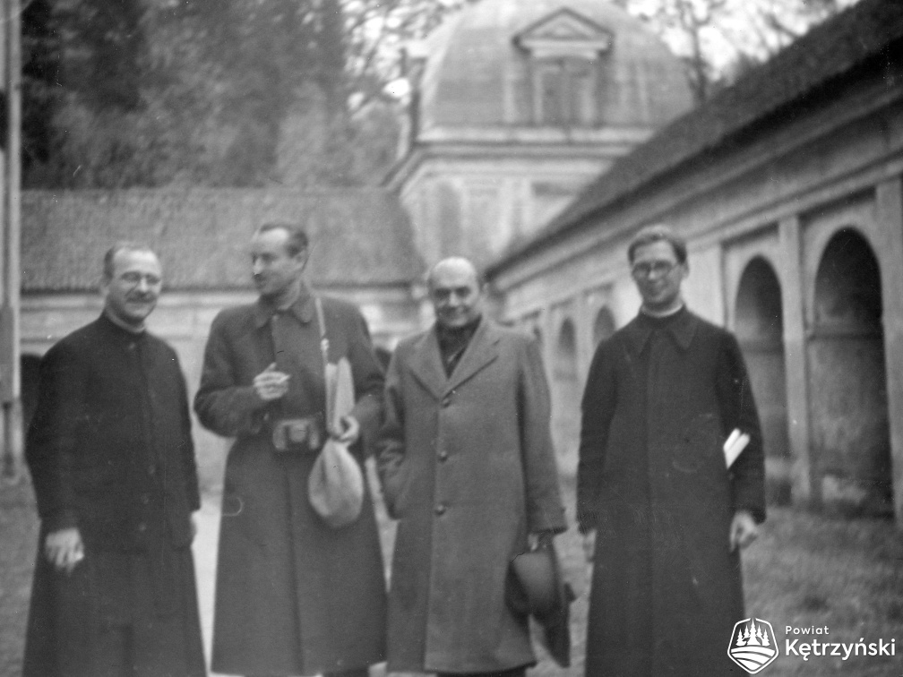 Święta Lipka, jezuici z superiorem – 1949r.