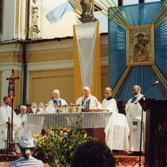 Święta Lipka, celebracja Mszy św. przez ks. E Piszcza podczas odpustu - 25.05.2003r.