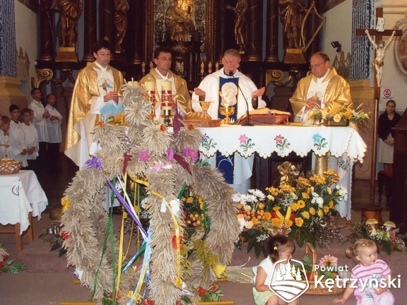 Święta Lipka, dożynki parafialne Msza św. - 2005r. 