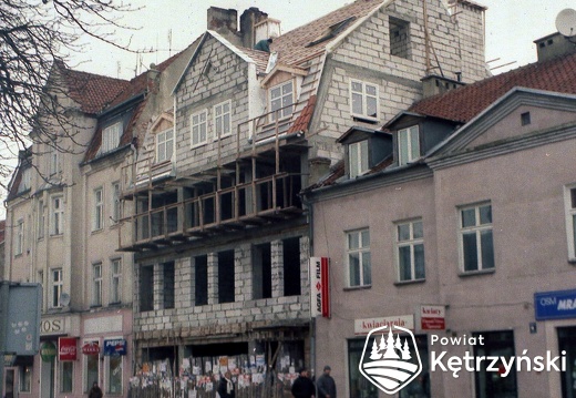 Budowa budynku usługowo-mieszkalnego przy ul. Sikorskiego 20 - 1999r.