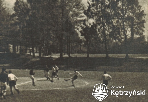  Stadion ul. Bydgoska, mecz finałowy juniorów Orzeł Ketrzyn – Kolejarz Ostróda (wynik 3:0) – sezon 1953-54