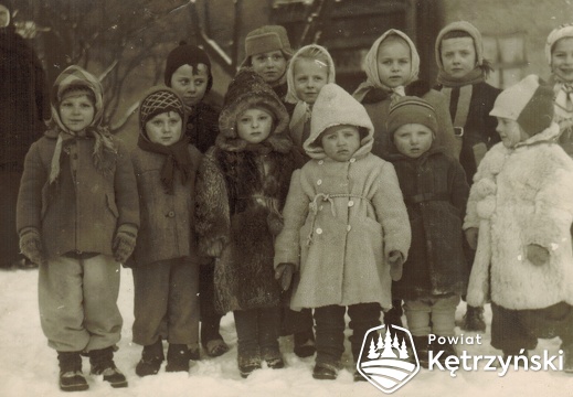 Dzieci z przedszkola Caritas, grupa prowadzona przez s. Jolantę – 1959r. 