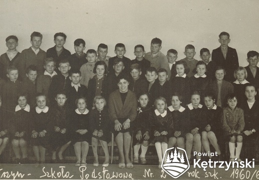 Uczniowie klasy Szkoły Podstawowej nr 2, wychowawca Genowefa Wołodko-Bogdanowicz – 1960/61          