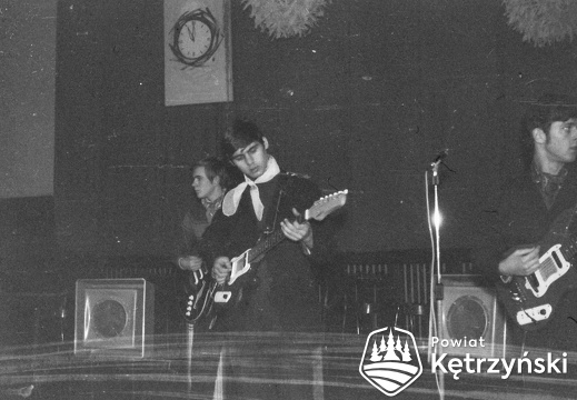 Zespół muzyczny na studniówce w auli Liceum Ogólnokształcącego – 8.02.1969r.   