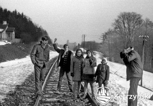 Młodzież na torach kolejowych w okolicach „Górki Poznańskiej” – 18.02.1969r.    