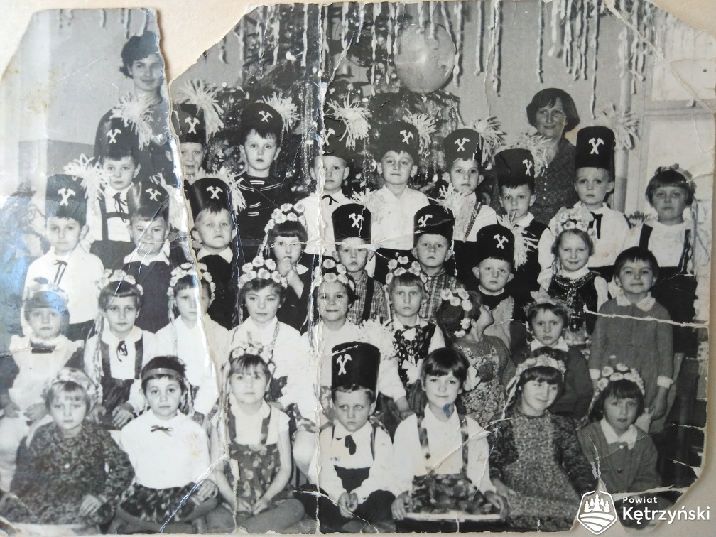 Grupa dzieci z przedszkola nr 2 przy ul. Mickiewicza – 1965r.   