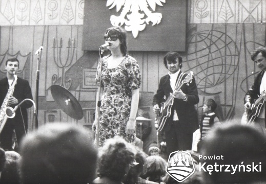 Srokowo, występ zespołu „Aiwa” podczas dożynek – 1972r.   