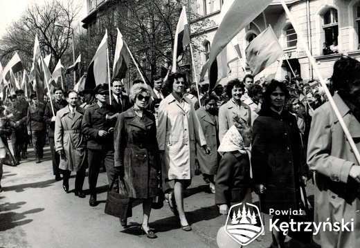 Pracownicy ZSO Polam-Farel podczas pochodu – 1.05.1973r.   