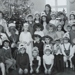 Dzieci z miejskiego przedszkola nr 2 (grupa III) – 1974r.    