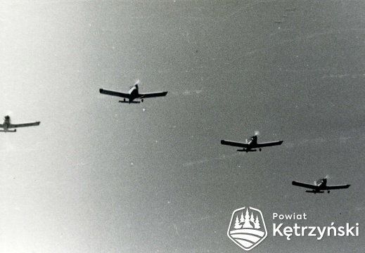 Samoloty „Agrolotu” podczas pochodu – 1.05.1980r.     