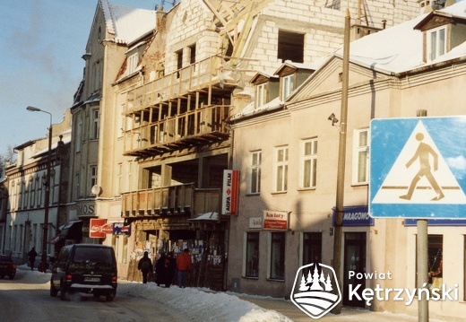 Budowa budynku usługowo - mieszkalnego przy ul. Sikorskiego 20 - 1998r.