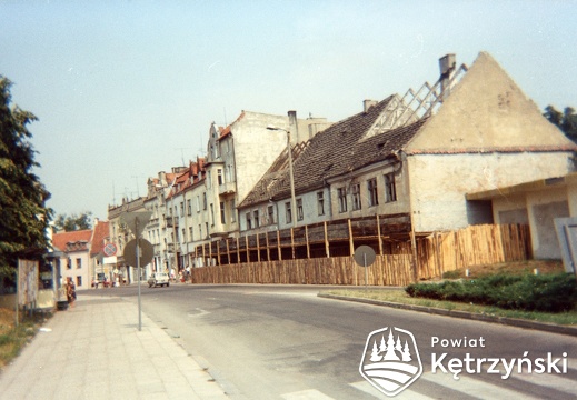 Rozbiórka budynków przy ul. Sikorskiego nr 2, 4 i 6 - 1994r.