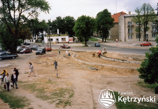 Budowa ronda przy ul. Jagiełły i ul. Chrobrego – 2001r.  