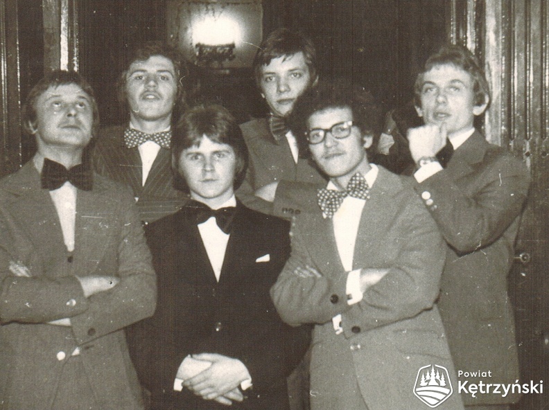 1978-studniówka-ZSZ-Franciszek Zarzecki, nn,Jarosław Michałowski, Mieczysław Jackiewicz, nn,nn.jpg