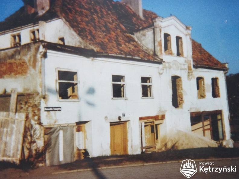 Zrujnowany dom przy ul. Traugutta 3 - 1994r.