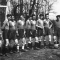 Barciany, drużyna piłki nożnej przed meczem - 1956r.