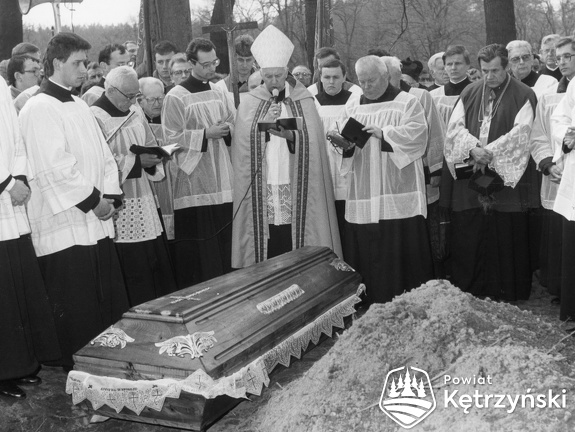 Święta Lipka, uroczystości pogrzebowe ks. Antoniego Ząbka – 1989r.