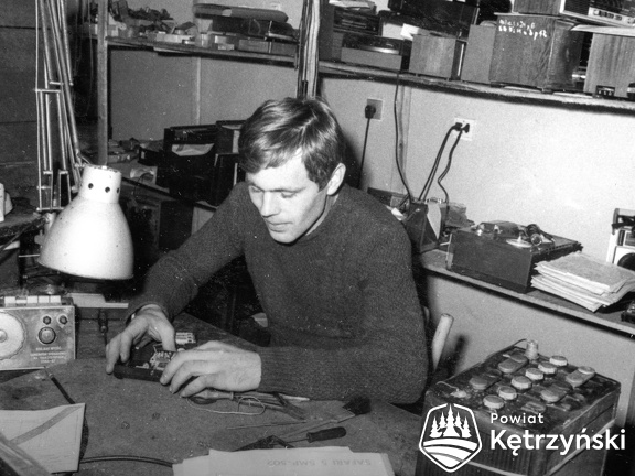 Srokowo, pracownik zakładu RTV. Waldemar Obolewicz - 1984r.