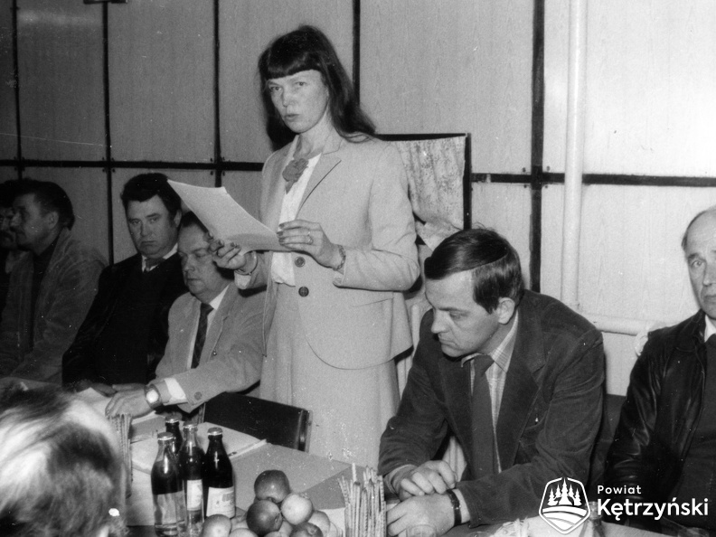Srokowo, prezes Zarządu GS Janina Milewicz odczytuje sprawozdanie z działalności za rok 1984 GS "SCh" - 1985r.