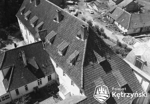 Święta Lipka, widok z wieży kościelnej na klasztor i podwórze klasztorne – 1968r.