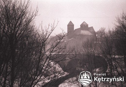 Widok na kościół św. Jerzego i most kolejowy na rzece Guber - 1999r.