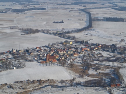 Barciany, lotnicze ujęcie miejscowości od strony południowej - 14.02.2011r.