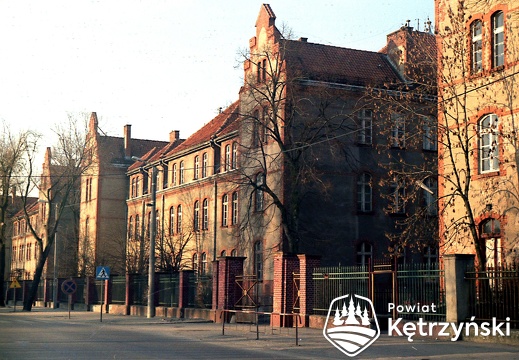 Budynki Specjalnego Ośrodka Szkolno - Wychowawczego przy ul. Sikorskiego - 1998r.