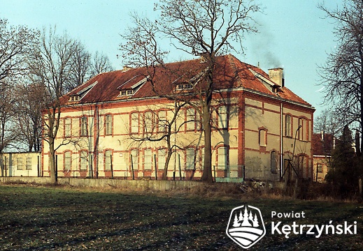 Budynek archiwum Wojsk Ochrony Pogranicza (WOP) - 1998r.