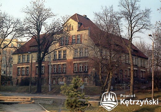 Budynek klubu żołnierskiego przy ul. Sikorskiego - 1998r.