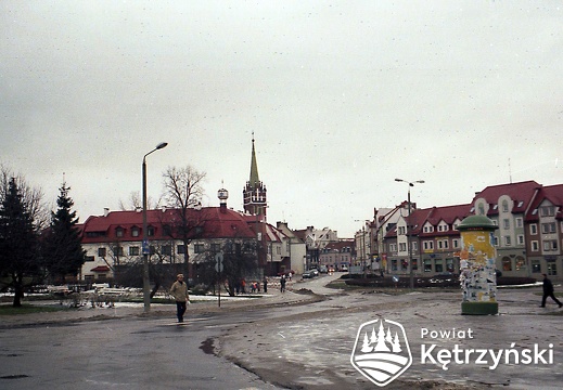 Fragment zabudowy miasta przy ul. Sikorskiego i ronda przy ul. Traugutta - 1999r.