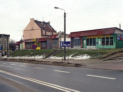Pawilony handlowe na skarpie przy ul. Wojska Polskiego - 1999r.