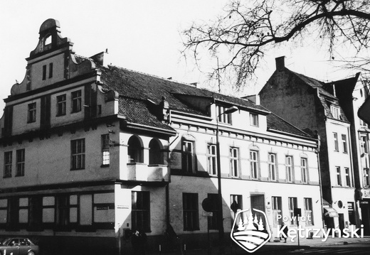 Siedziba sądu rejonowego przy ul. Sikorskiego 24 - 1994r.