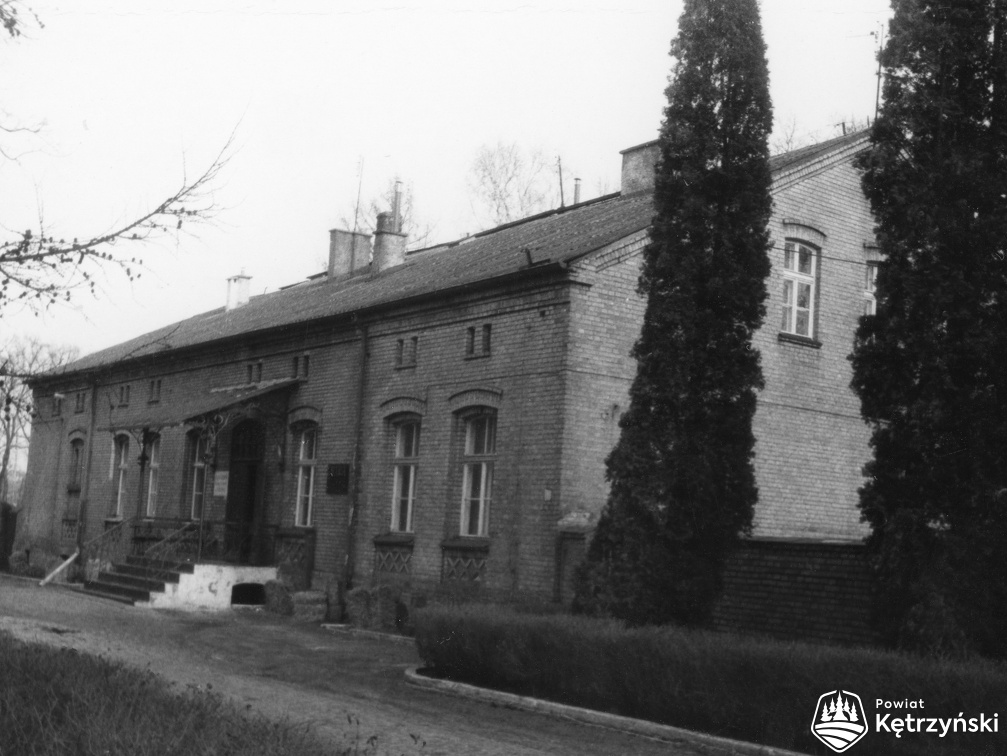 Budynek administracyjno-biurowy w zespole stada ogierów - 1994r.