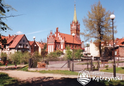 Kościół p.w. św. Katarzyny i jego najbliższe otoczenie - 1999r.