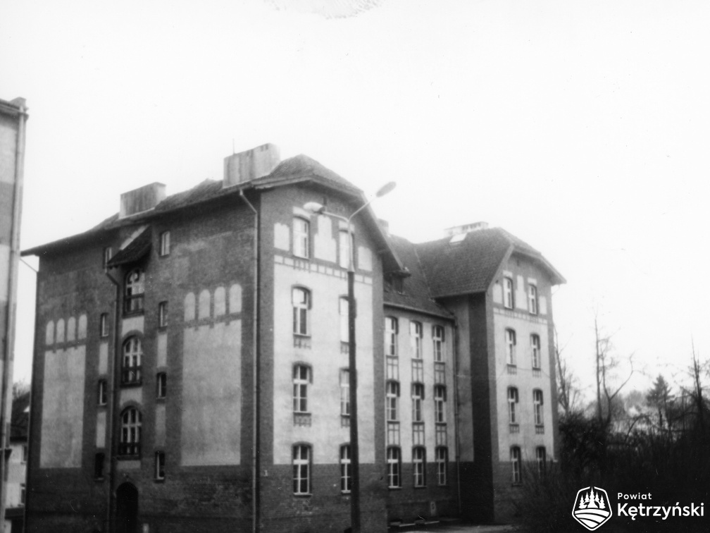 Budynek mieszkalny przy ul. Powstańców Warszawy 41 - listopad 1999r.