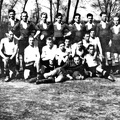 Drużyna piłki nożnej CWWOP w ciemnych koszulkach - 1947r.