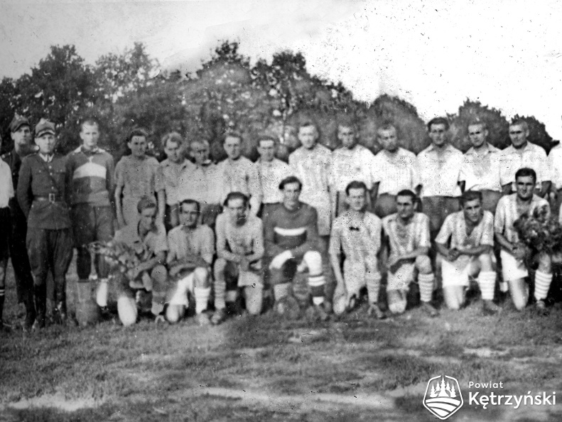 Drużyna piłkarska KS "Granica" (stoją) - 1948r.
