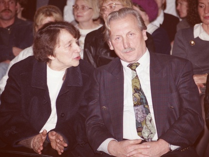 Arno Surminski podczas promocji książki, obok Irena Wartacz - 28.11.1994r.