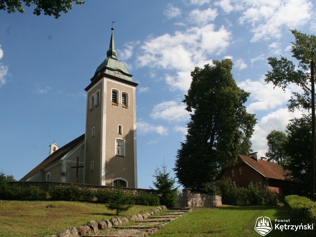 Leginy, wzniesiona w 1919r. wieża kościoła odbudowanego w 1824r. - 16.08.2011r.