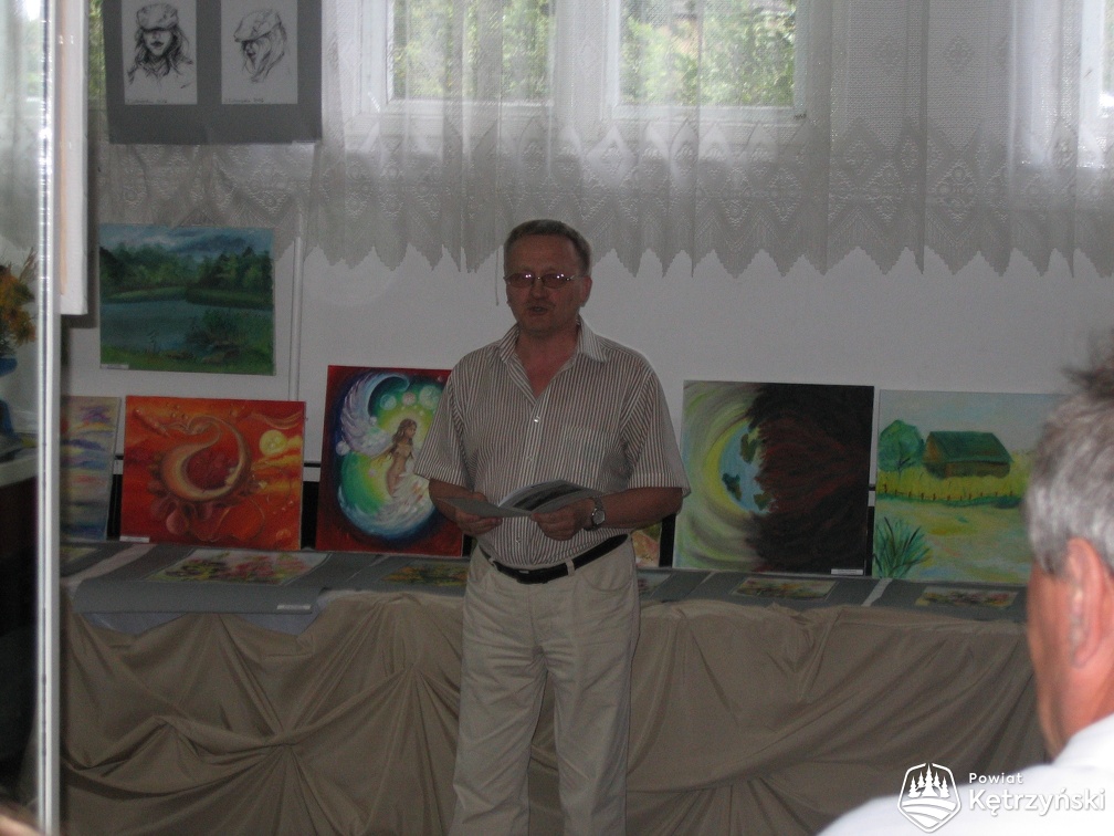 Korsze, kurator pleneru, Tadeusz Korowaj otwiera wystawę VIII Międzynarodowego Pleneru Plastycznego - 2006r.