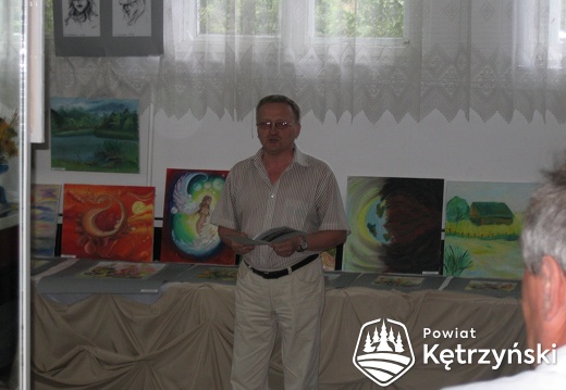 Korsze, kurator pleneru, Tadeusz Korowaj otwiera wystawę VIII Międzynarodowego Pleneru Plastycznego - 2006r.