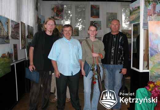 Korsze, grupa uczestników IX Międzynarodowego Pleneru Plastycznego - 26.07.2007r.