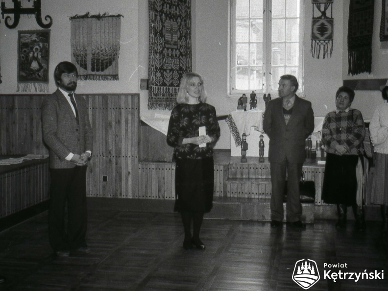 Otwarcie wojewódzkiej wystawy II Triennale Plastyki Nieprofesjonalnej - 15.11.1986r.