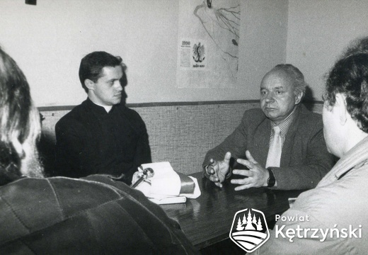Spotkanie członków NSZZ „Solidarność” przy Farelu z Józefem Doliwą i ks. Andrzejem Orłowskim – 1991r.  