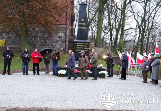 Uroczystość przy pomniku na pl. Armii Krajowej - 11.11.2009r.
