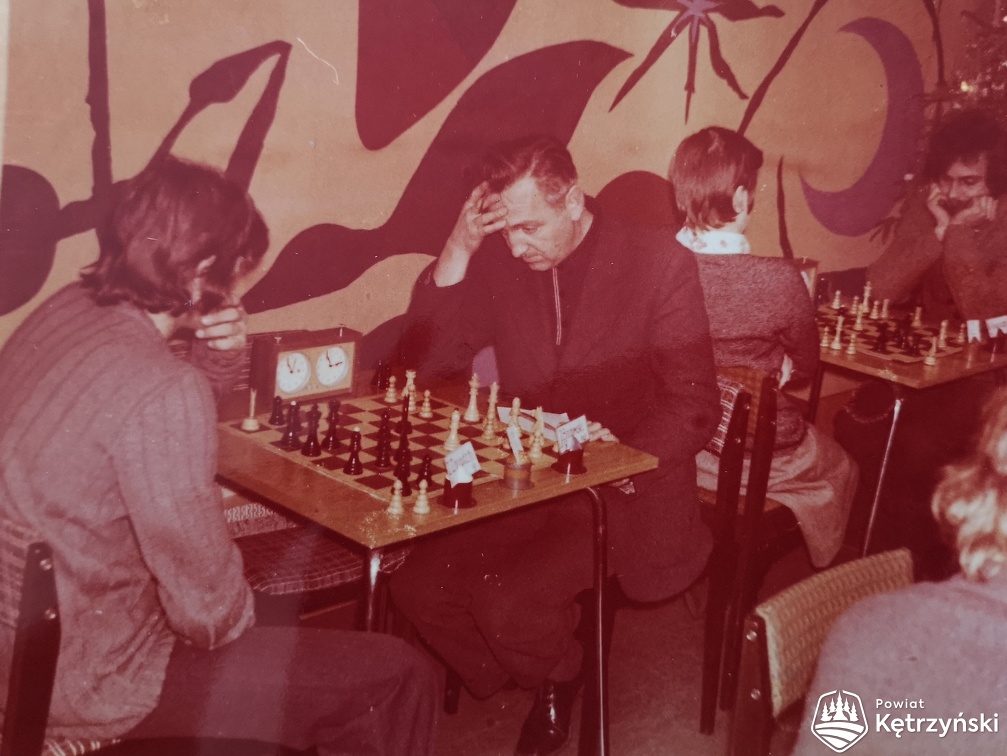 Korsze, Józef Badowski podczas partii szachów