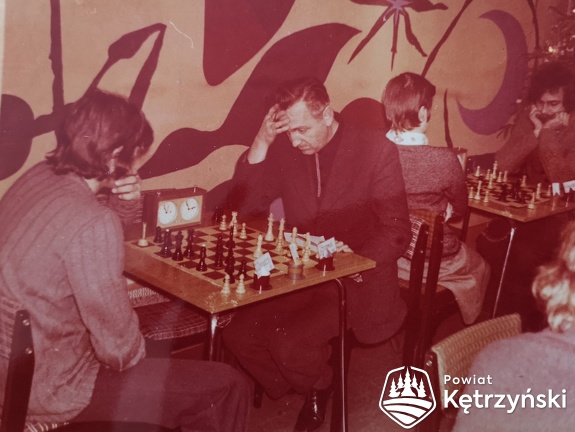 Korsze, Józef Badowski podczas partii szachów