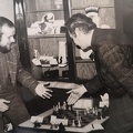 Korsze, mecz szachowy Zenon Rusiecki (po lewej) i Józef Badowski (po prawej)