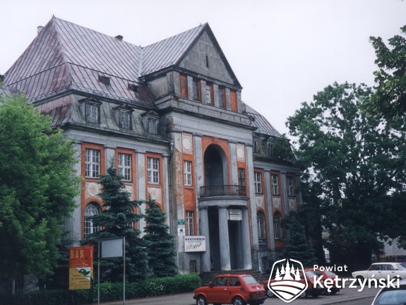 Fragment ul. Dworcowej, z gmachem banku rolnego - 2001r.