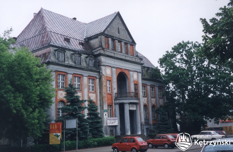 Raiffeisen Haus - 2001.jpg